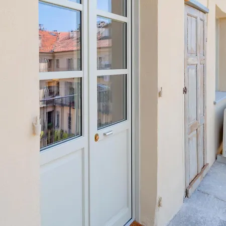 Le Madamin, Flora & Fauna - No Lift Apartman Torino