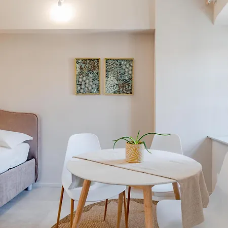 Le Madamin, Flora & Fauna - No Lift Apartman Torino