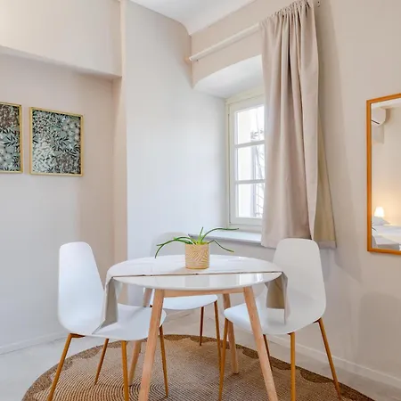 Le Madamin, Flora & Fauna - No Lift Apartman Torino