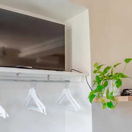Le Madamin, Flora & Fauna - No Lift Apartman Torino