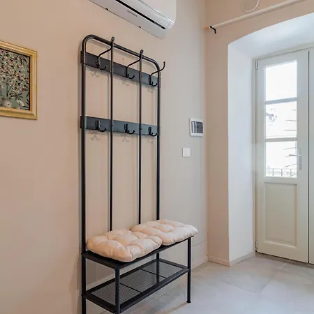 Le Madamin, Flora & Fauna - No Lift Apartman