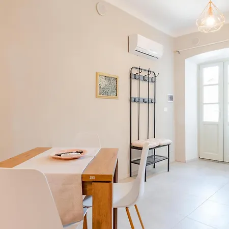 Le Madamin, Flora & Fauna - No Lift Apartman